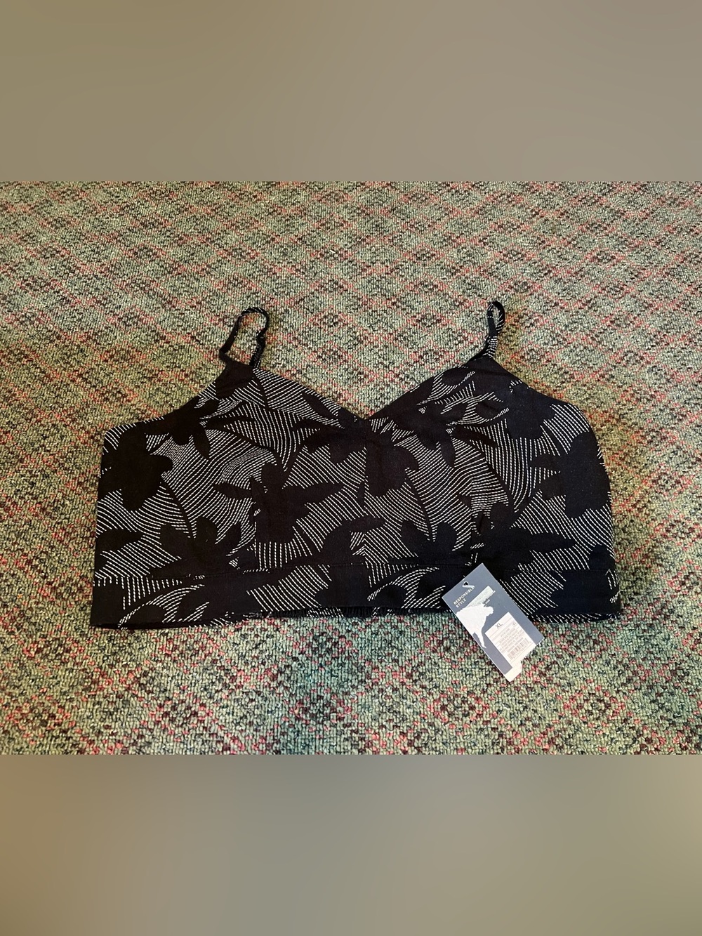 UNIVERSAL THREAD CROP TOP NWOT